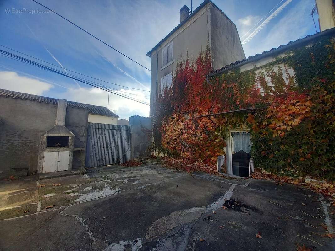 Maison à COGNAC