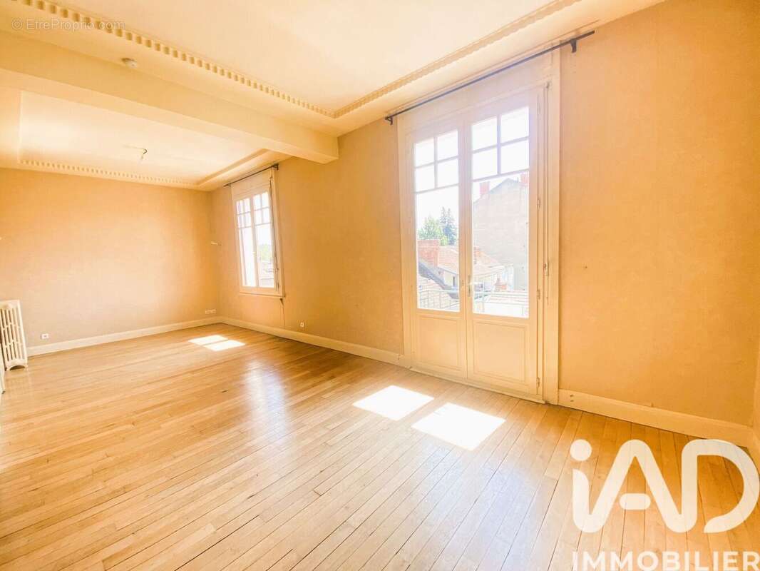 Appartement 112 m² à Vichy  - photo 2
