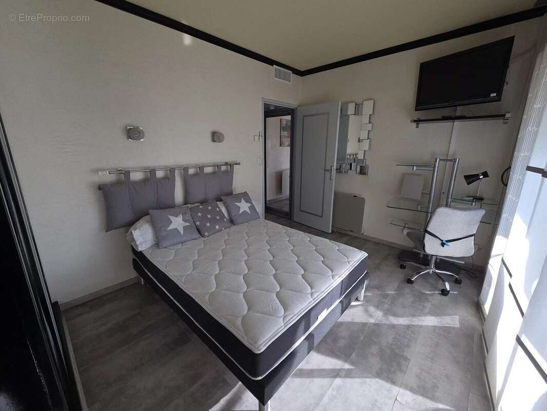 Appartement à VILLENEUVE-LOUBET