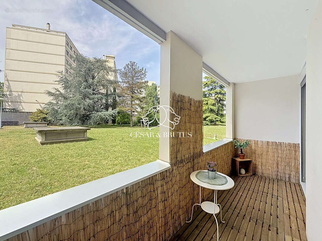 Appartement à LYON-8E