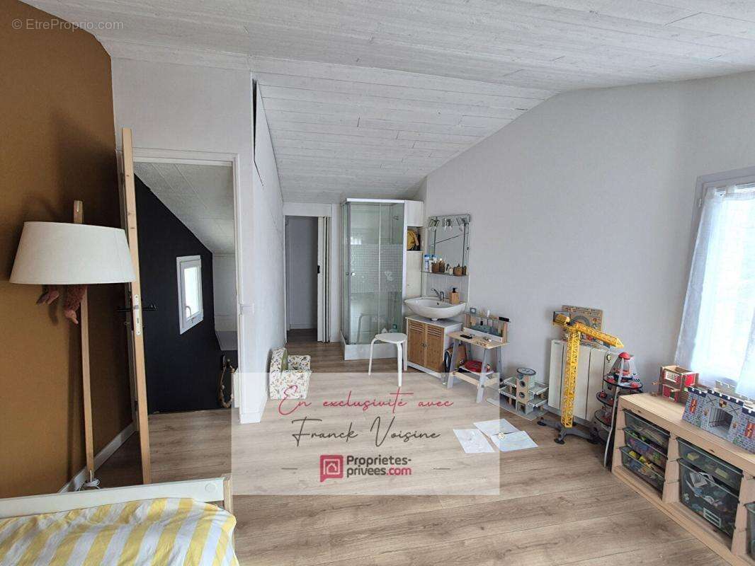 Maison à LES HERBIERS