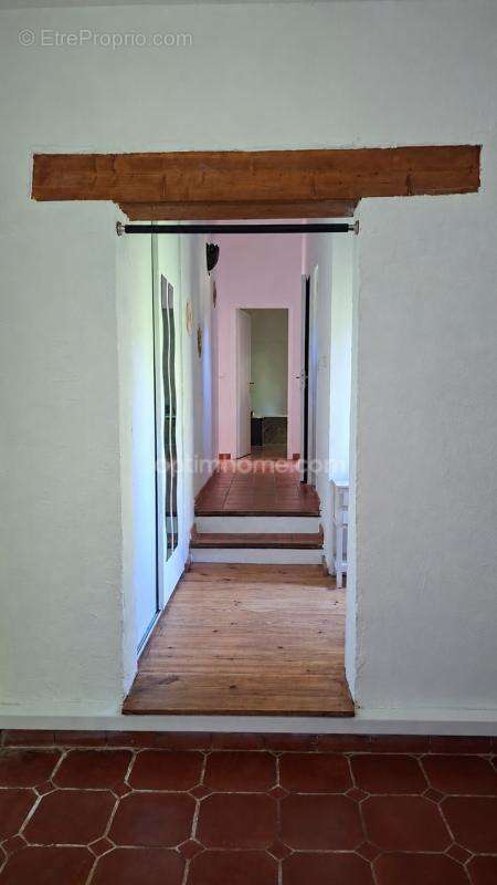 A Vendre Maison 237 m² double habitation possible et terrain arboré MEZEL (04) - photo 14