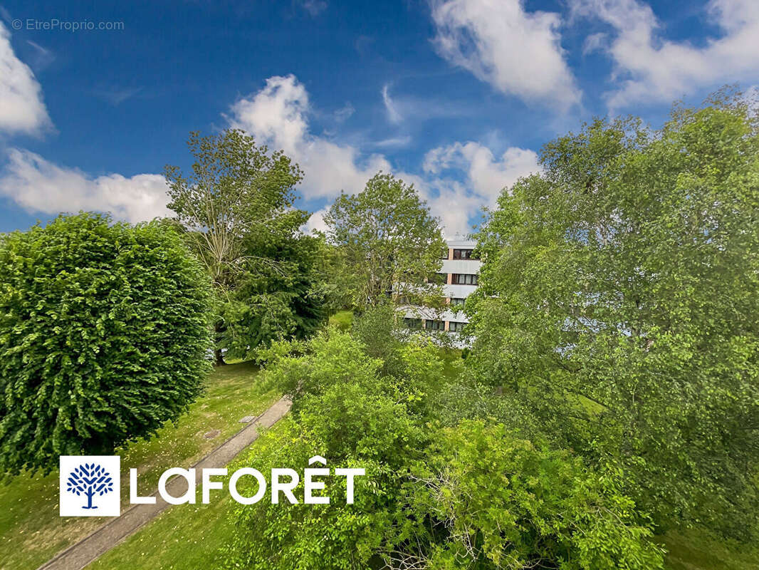 Appartement à SAINTE-GENEVIEVE-DES-BOIS