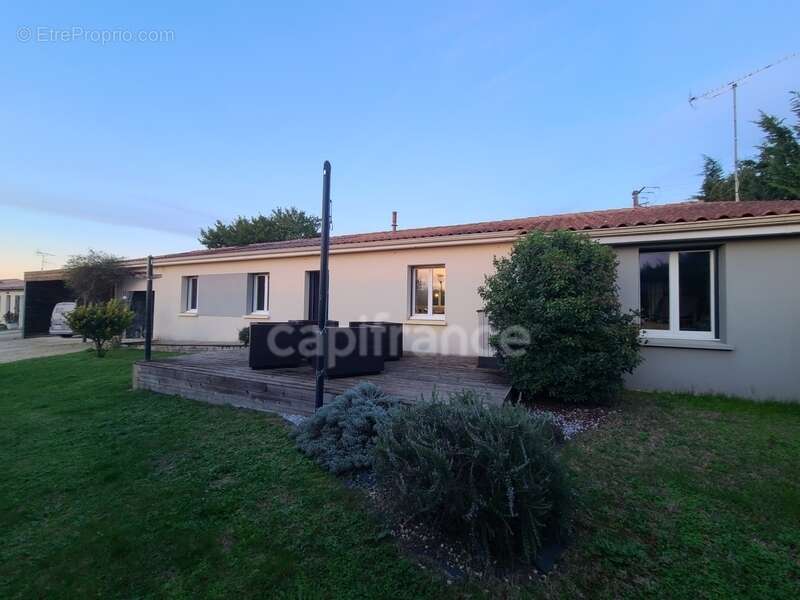 Maison à BUSSAC-SUR-CHARENTE