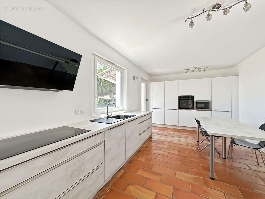 Maison 215m² à carry-le-rouet - photo 6