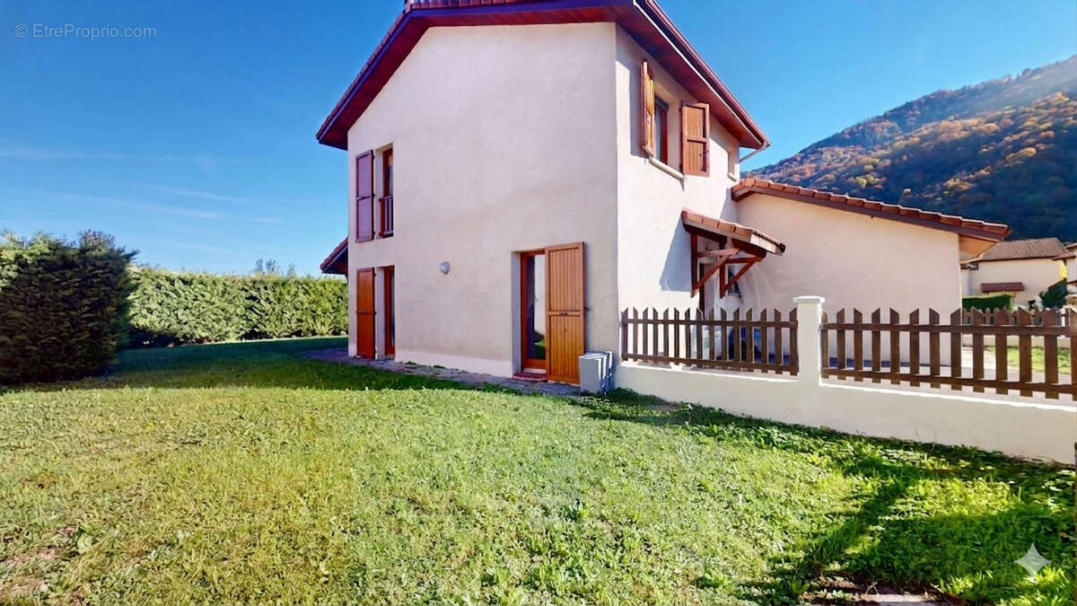 Maison T4 située sur la commune de Domène - photo 2