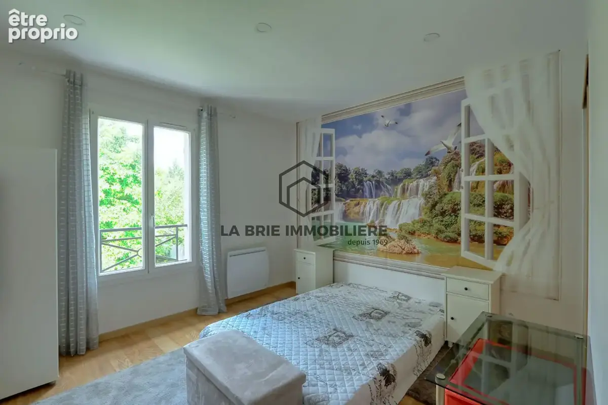 Maison 8 pièces 192 m² à vendre à Chevry-Cossigny (77173) - photo 5