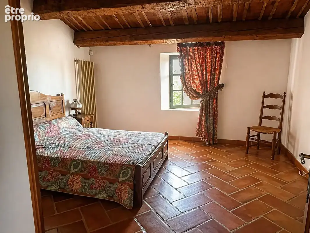 Maison de 246 m² avec sous-sol de 100 m², 3 garages fermés, piscine, sur 1849 m² de terrain en vente à Allauch - photo 14