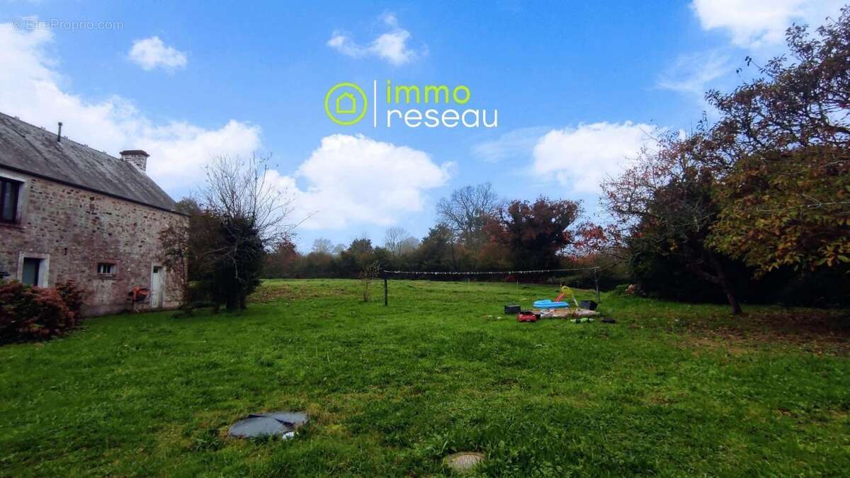 Maison à SAINT-JACQUES-DE-NEHOU