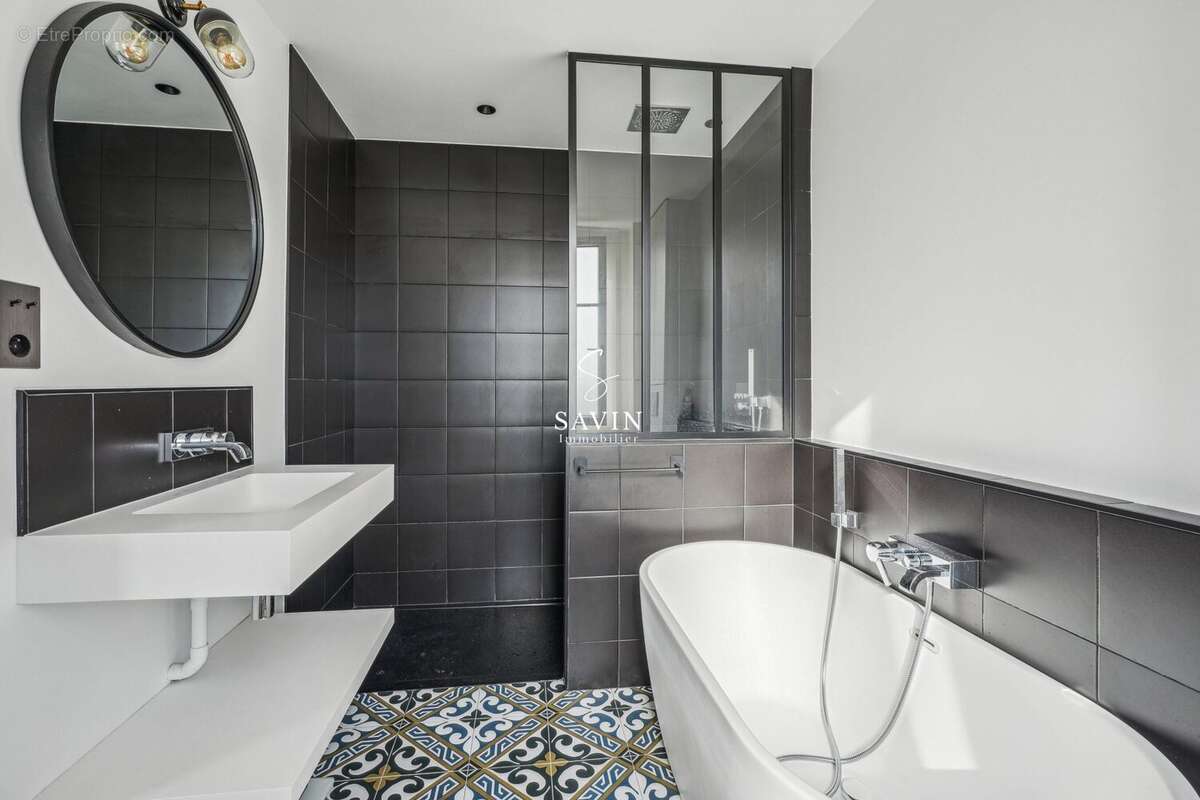 Appartement à LA GARENNE-COLOMBES