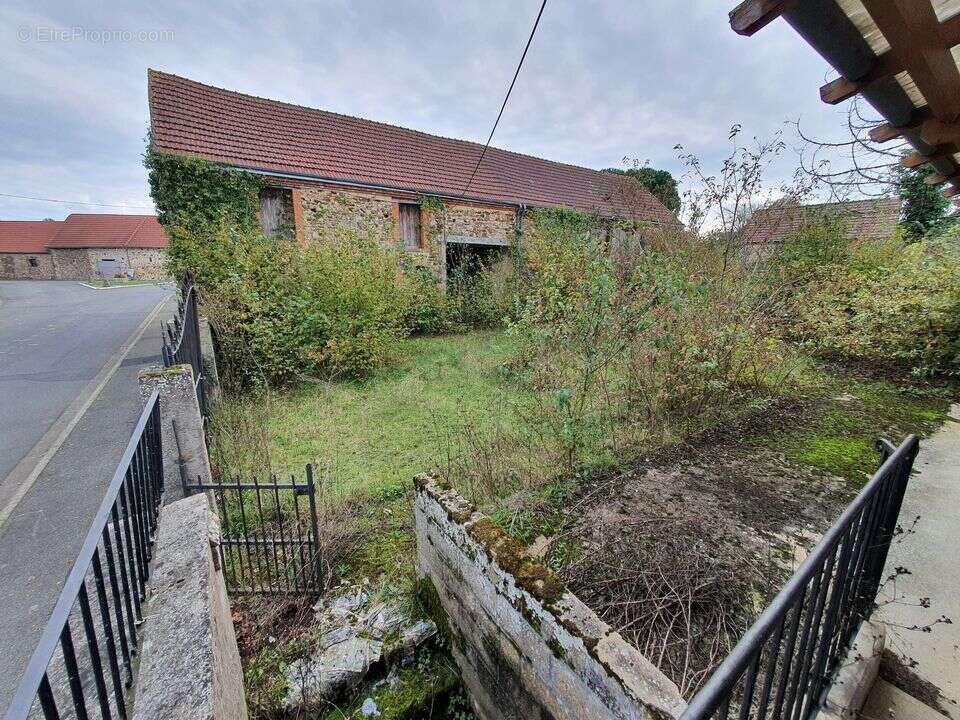 Maison à DAMPIERRE-EN-GRACAY