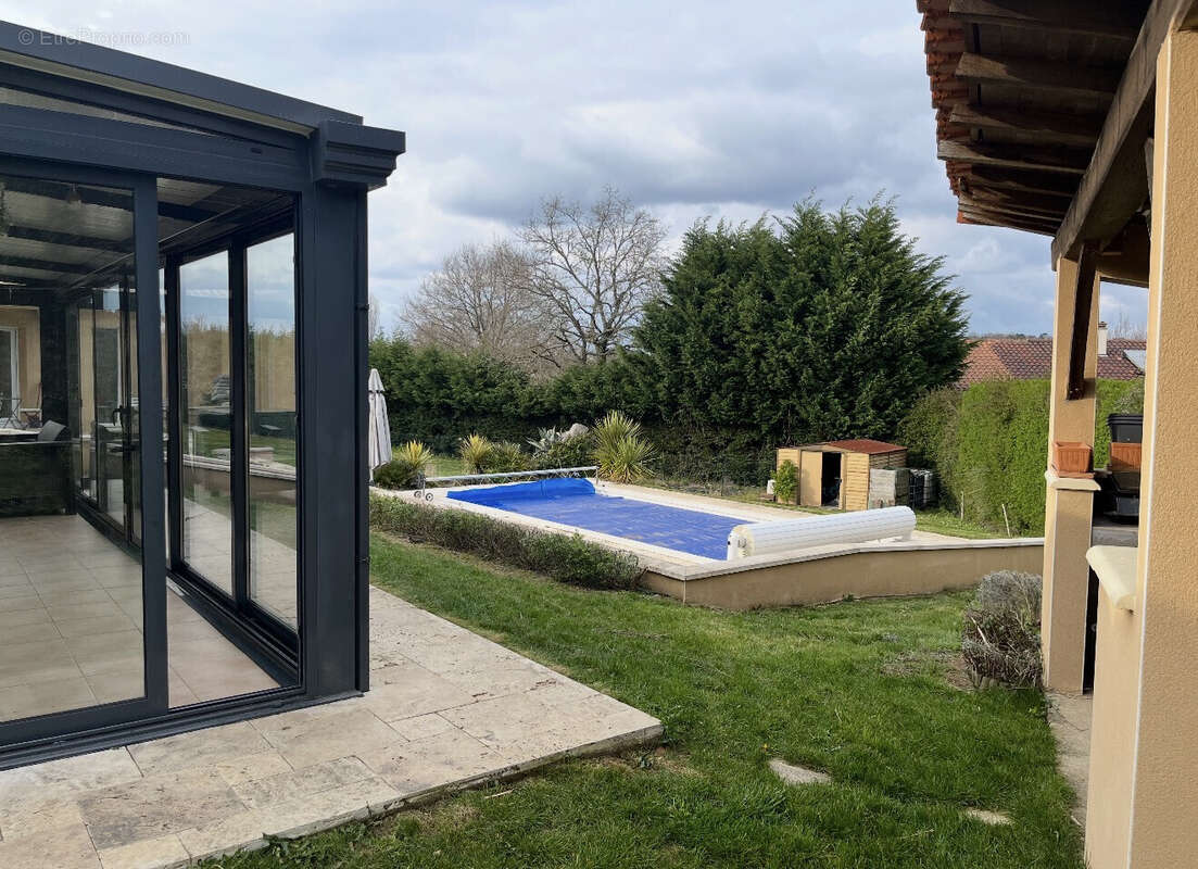 Maison style Villa  avec piscine, entre ville et campagne, cadre privilégié en Dordogne - photo 4