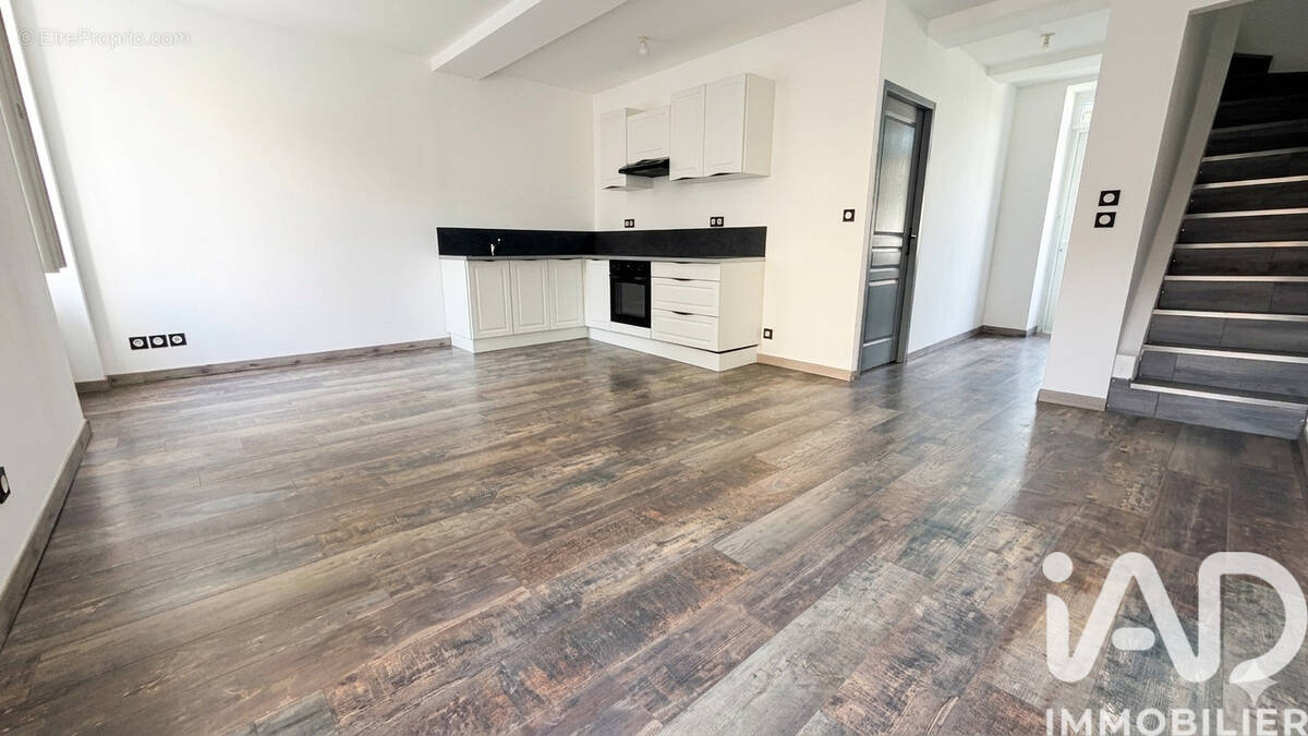 Photo 1 - Appartement à SURY-LE-COMTAL