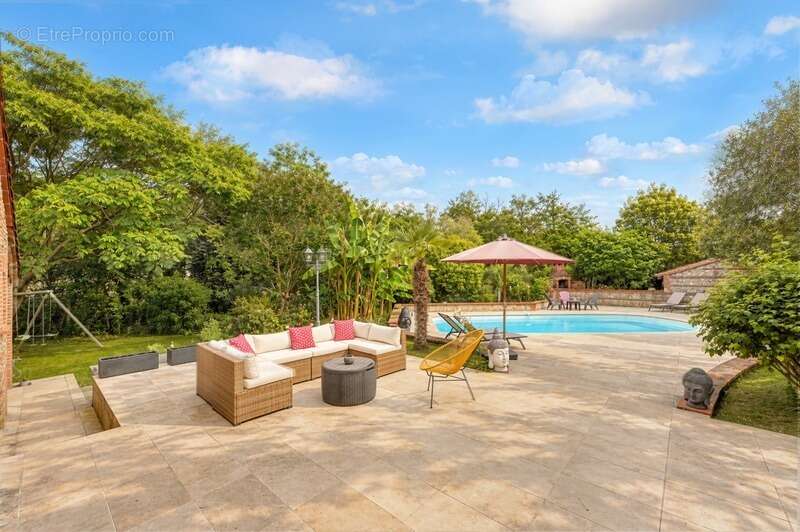 LAGRÂCE-DIEU – Charmante toulousaine familiale de 215 m² avec piscine sur un terrain de 1 500 m² - photo 12