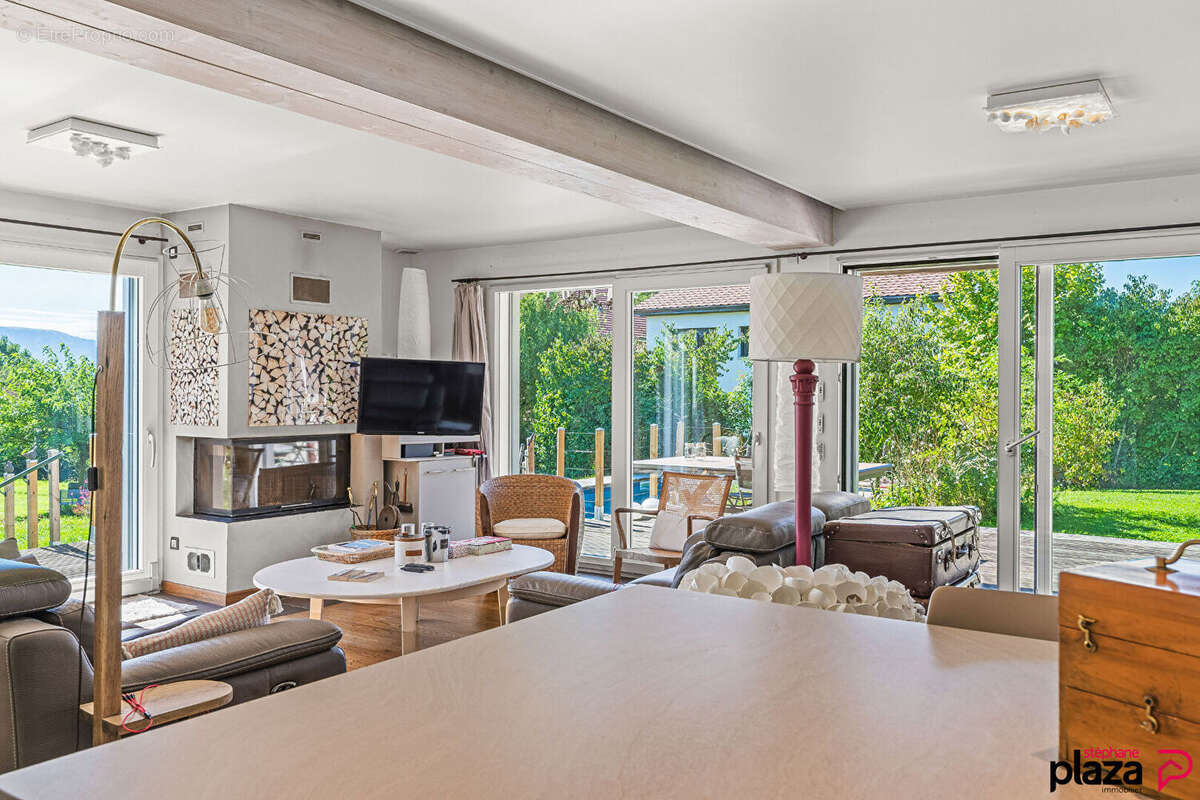 Maison à PREVESSIN-MOENS