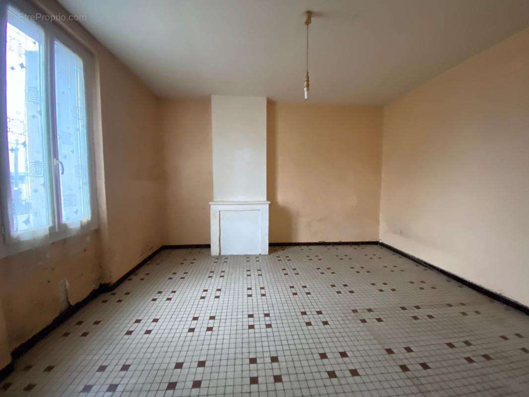 Appartement à TOULENNE