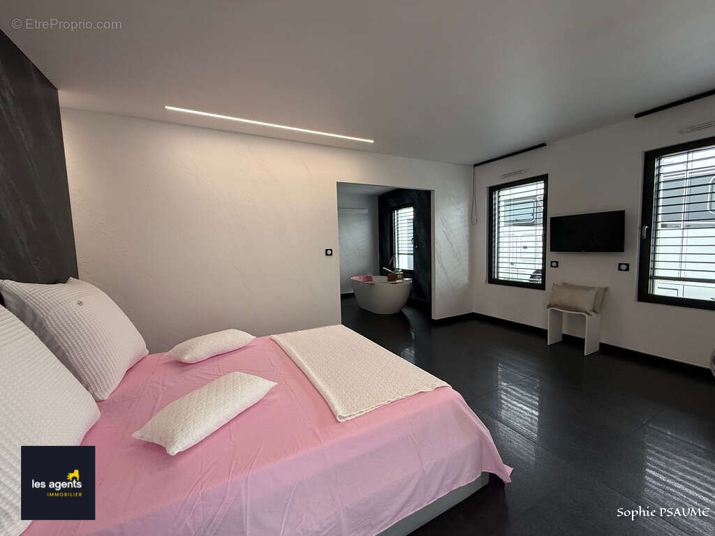 Maison à NEUFCHATEAU