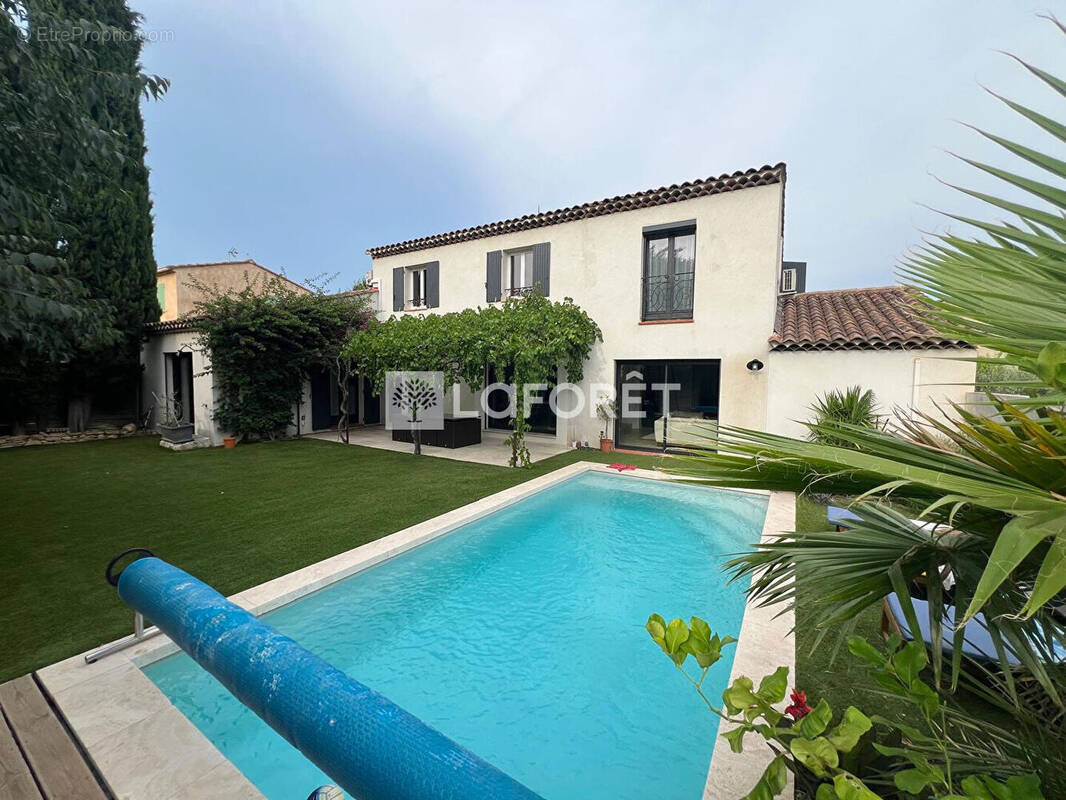Maison à LA FARE-LES-OLIVIERS