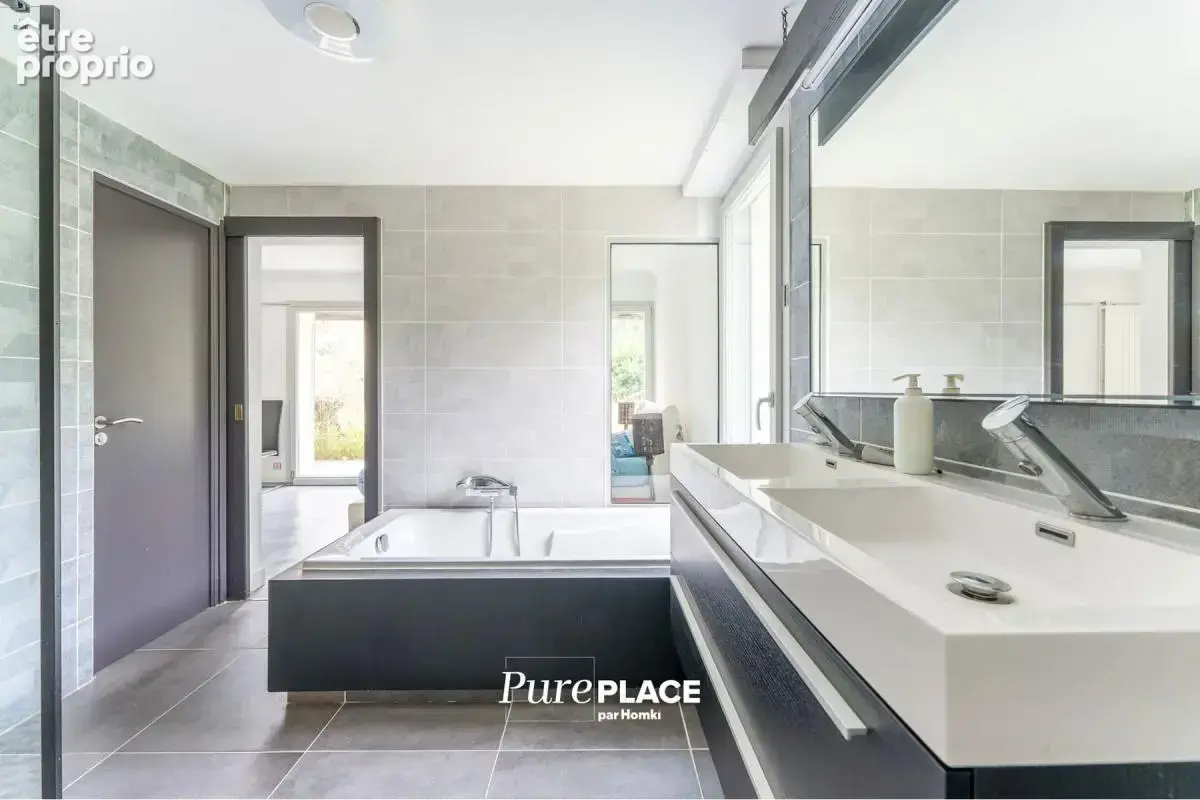 SAINTE-LUCE-SUR-LOIRE (44980) — Maison d'exception 282,50 m² SHAB — 6 chambres — Terrain 1 351 m² — DPE B — Géothermie - photo 14
