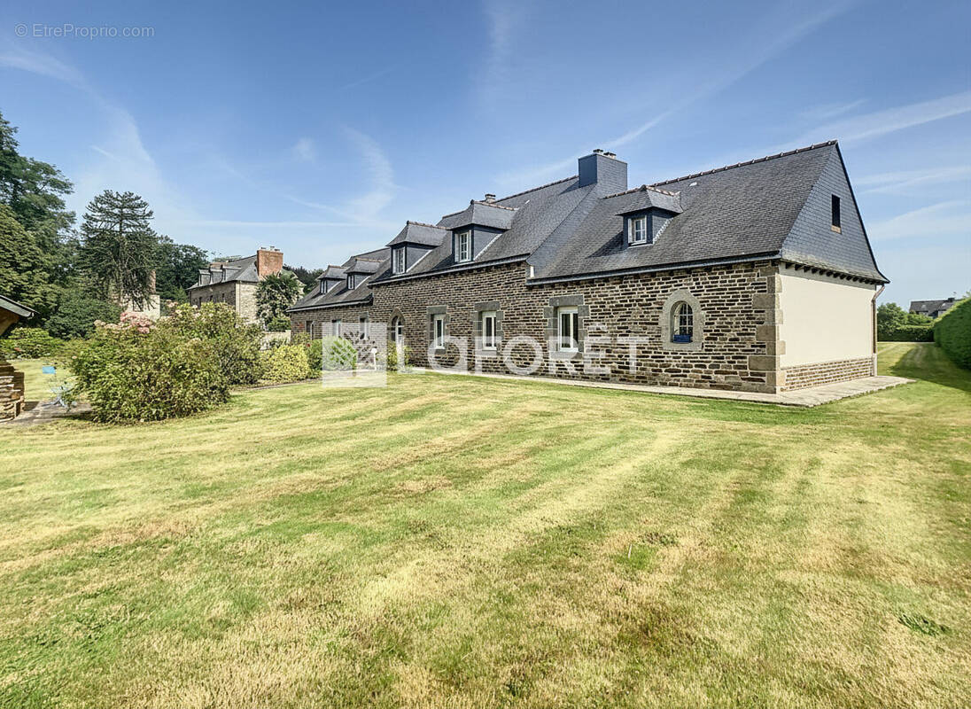 Maison à SAINT-BRIEUC-DE-MAURON