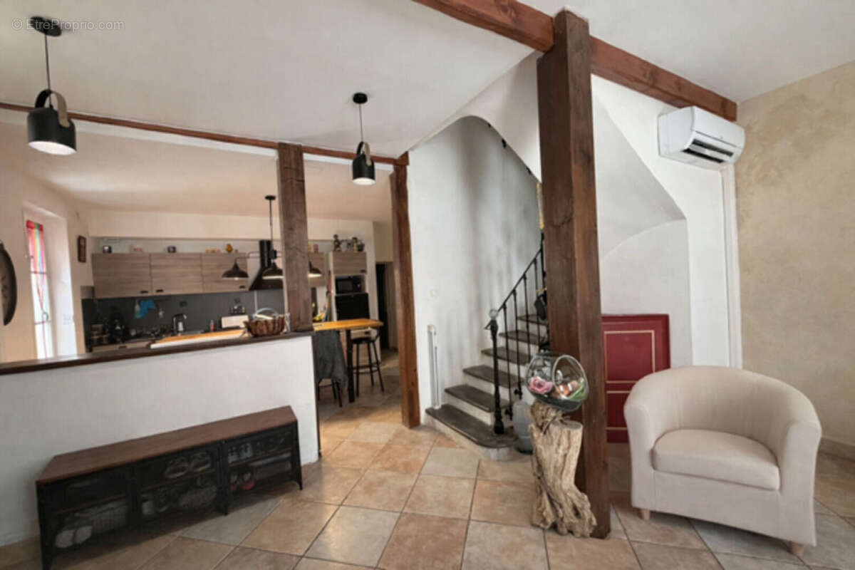 Maison à GINESTAS