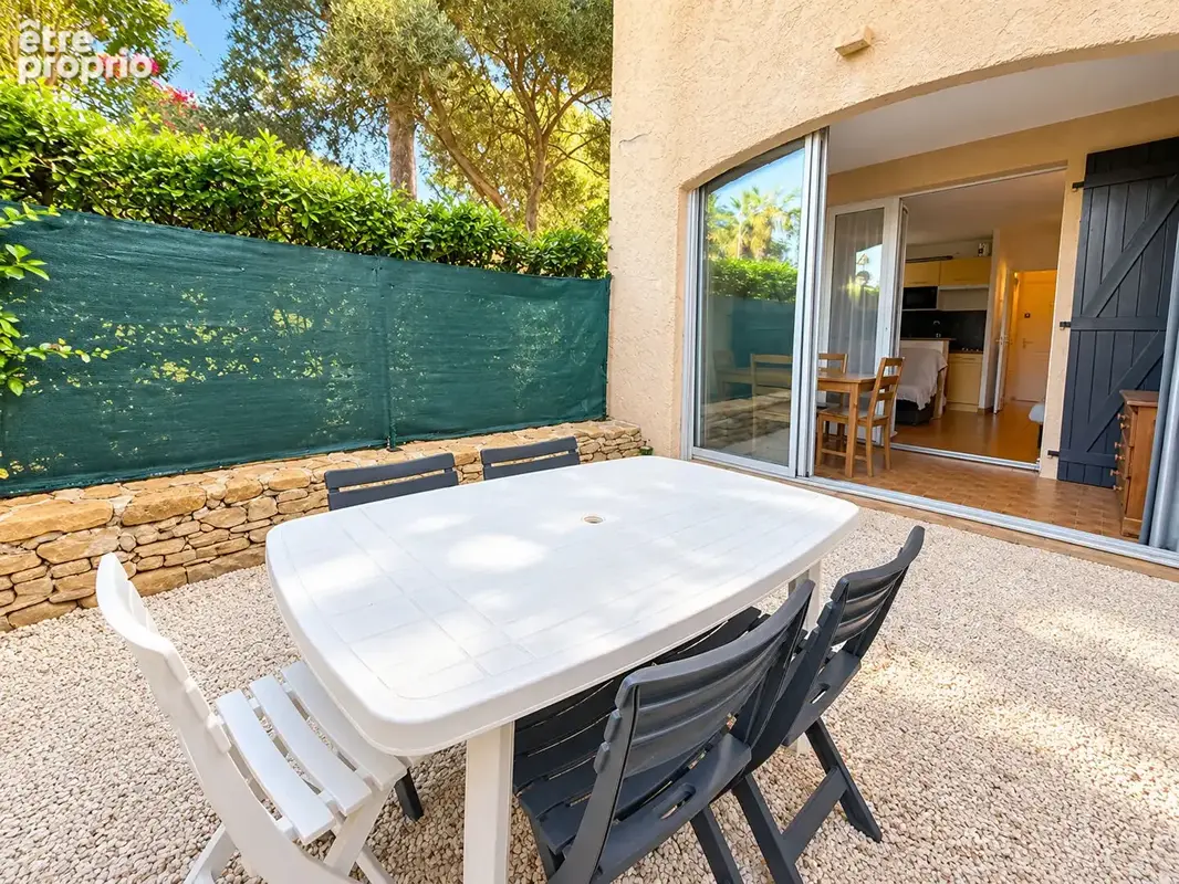 Appartement 1 pièce 28 m² rez-de-jardin parking privatif proche plage & port Saint-Mandrier-sur-Mer - photo 2