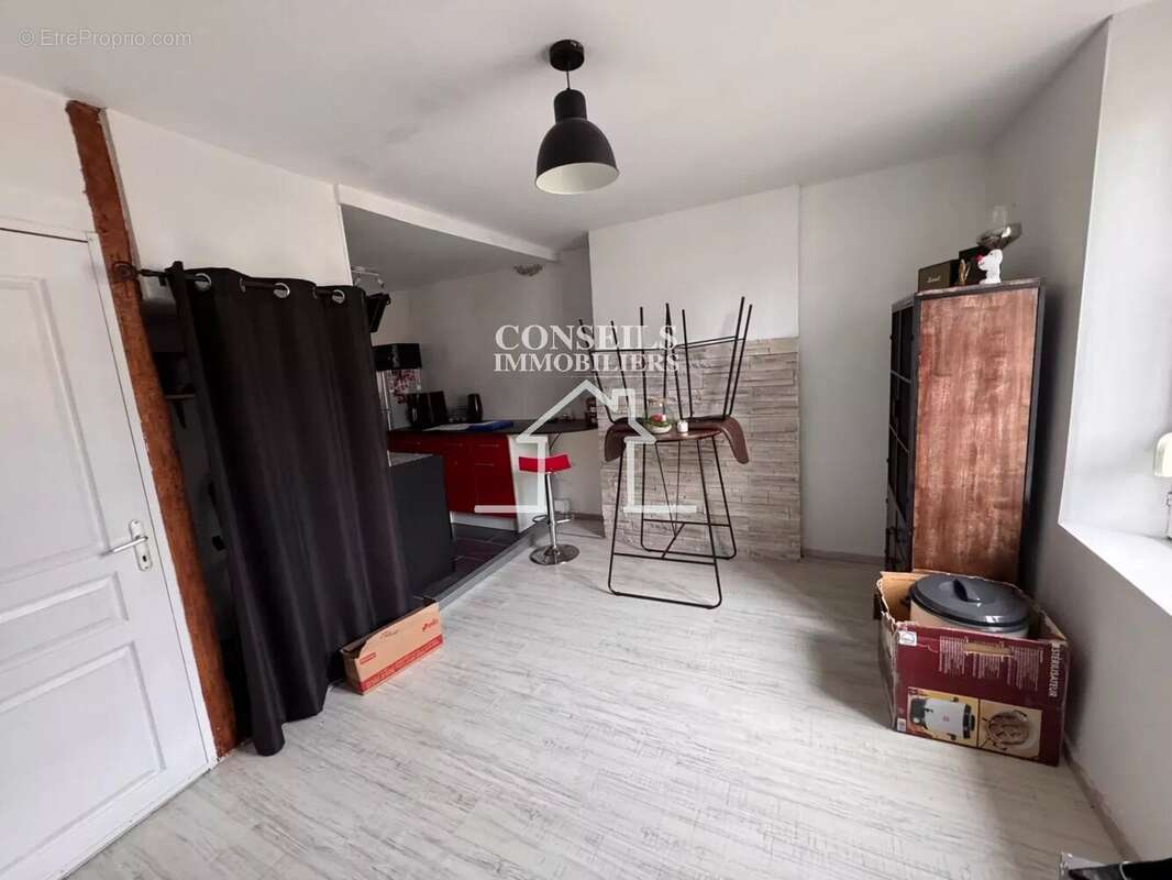 Maison à VILLENEUVE-SUR-YONNE