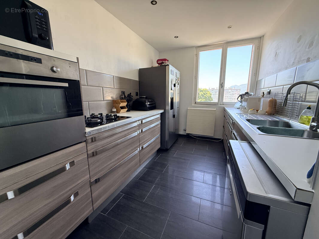 Appartement à FONTAINE