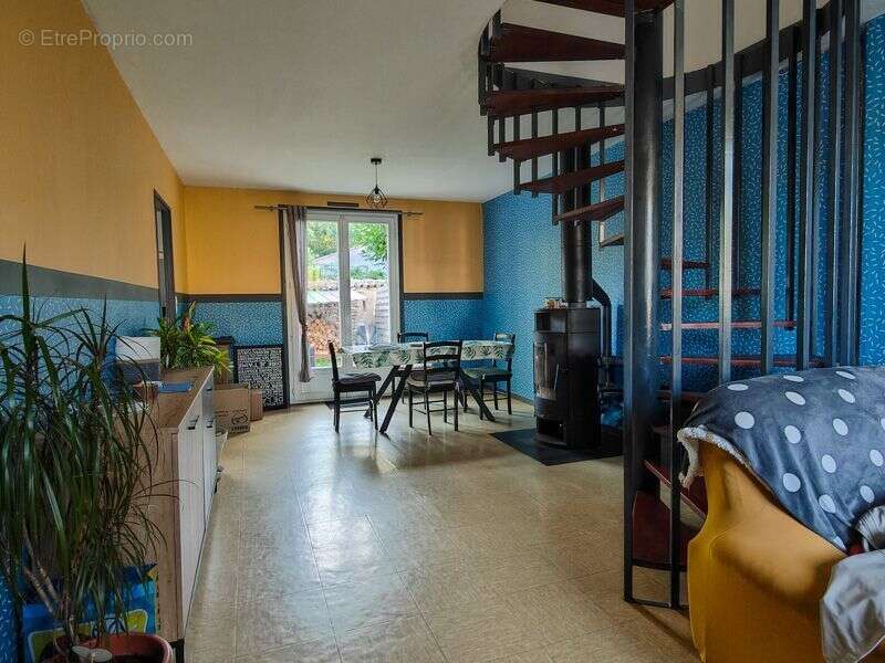 Maison à SAUZE-VAUSSAIS