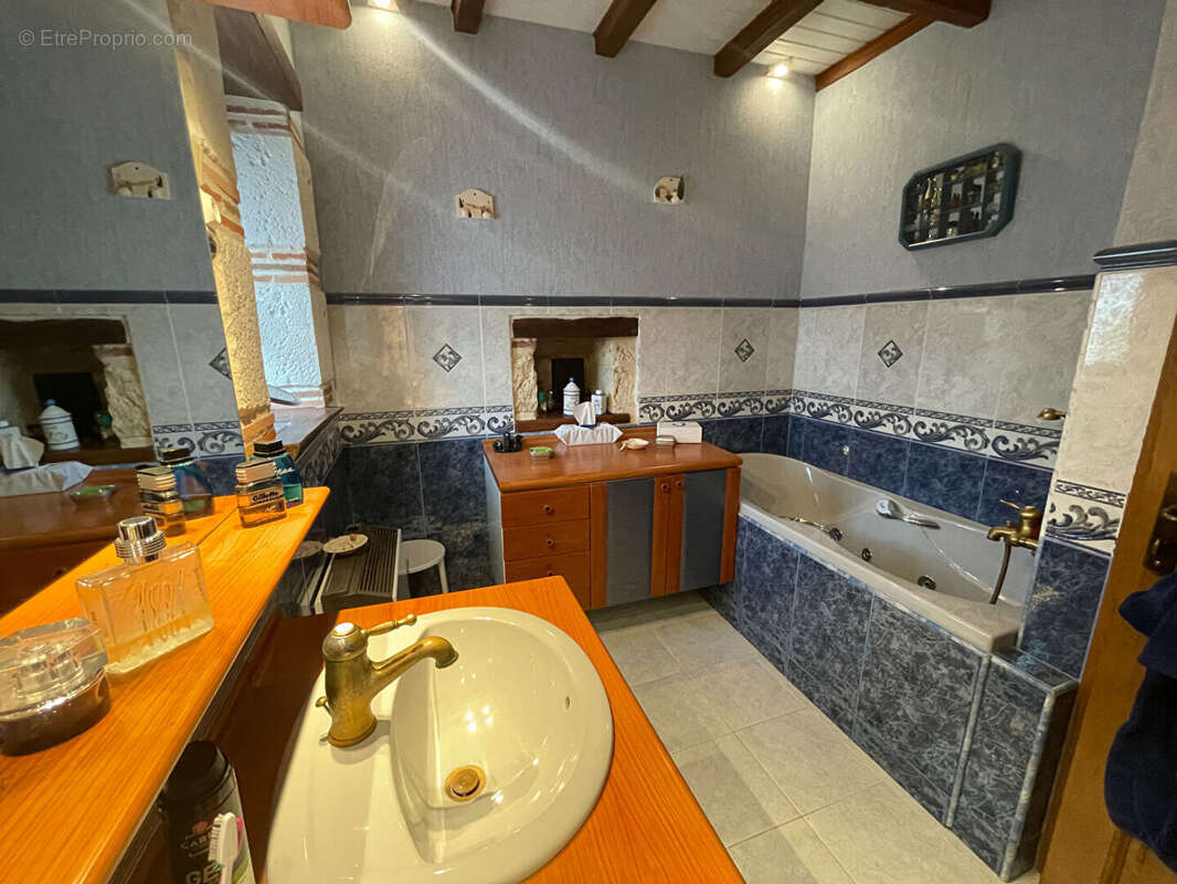 Maison à HAUTEFAGE-LA-TOUR