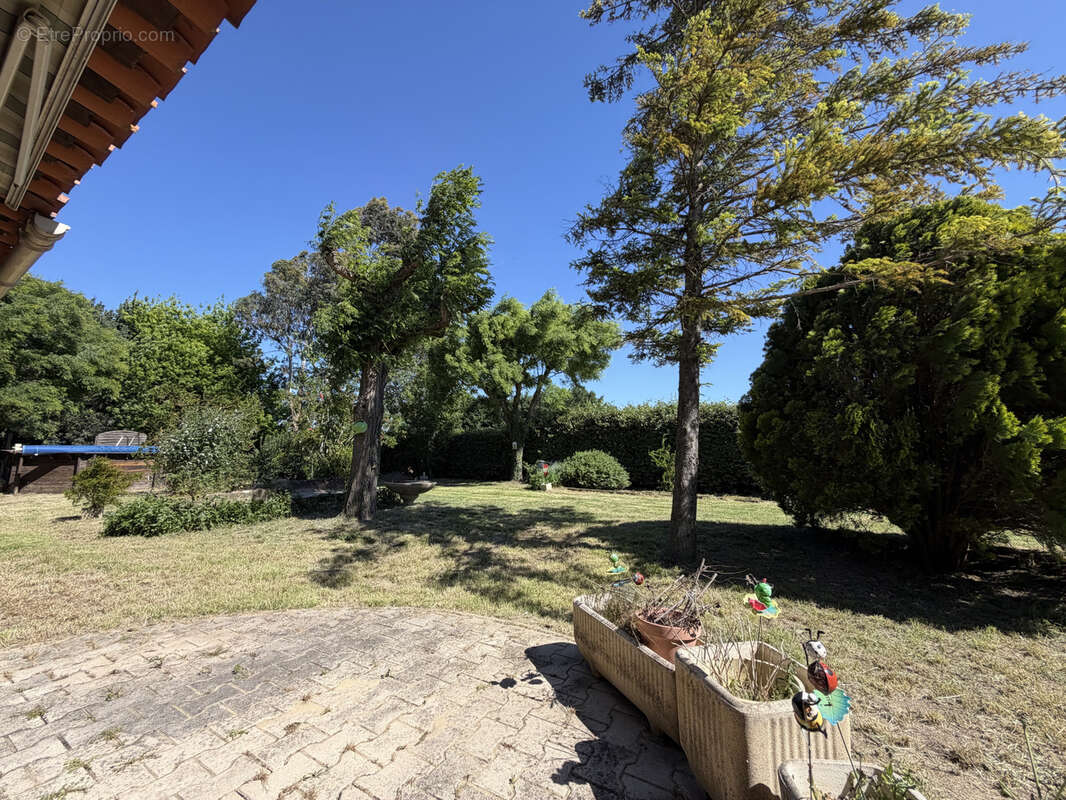 Maison à CADEROUSSE