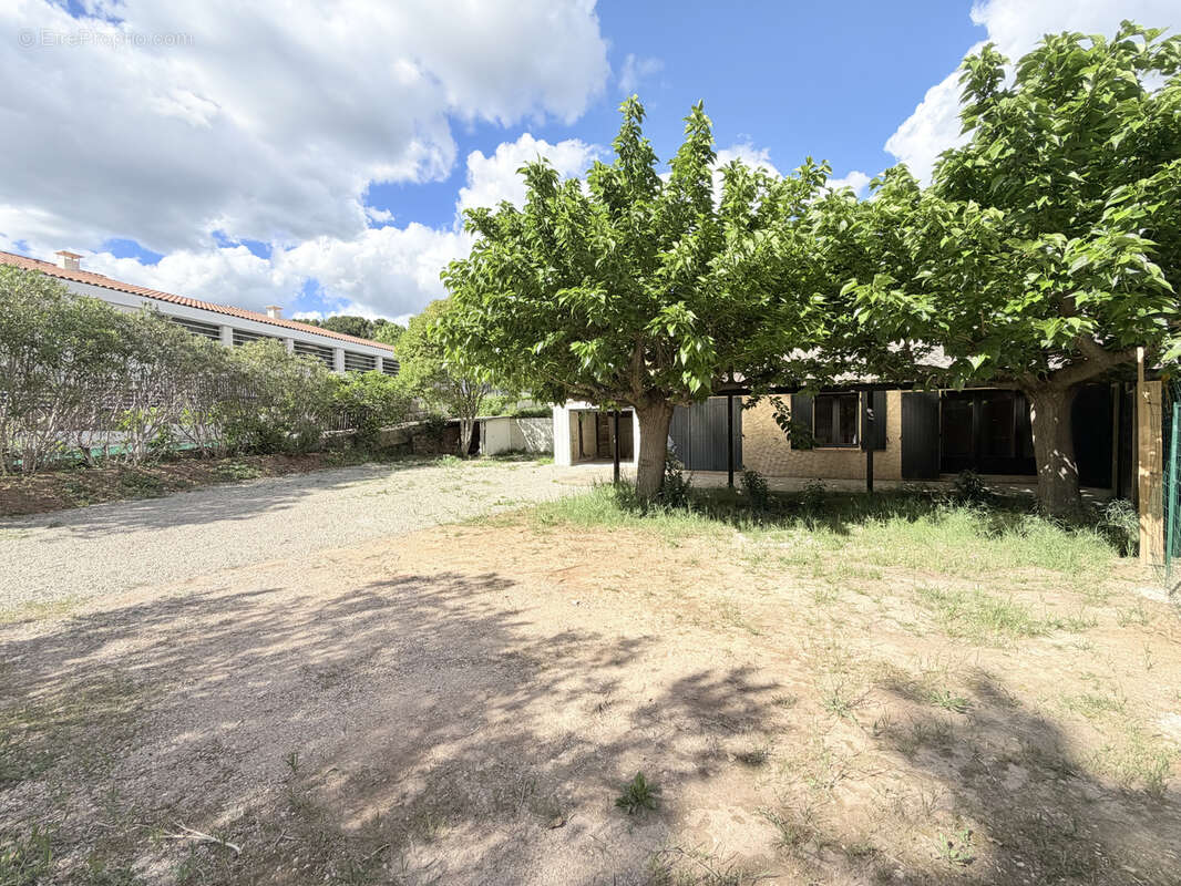 Maison à AUPS