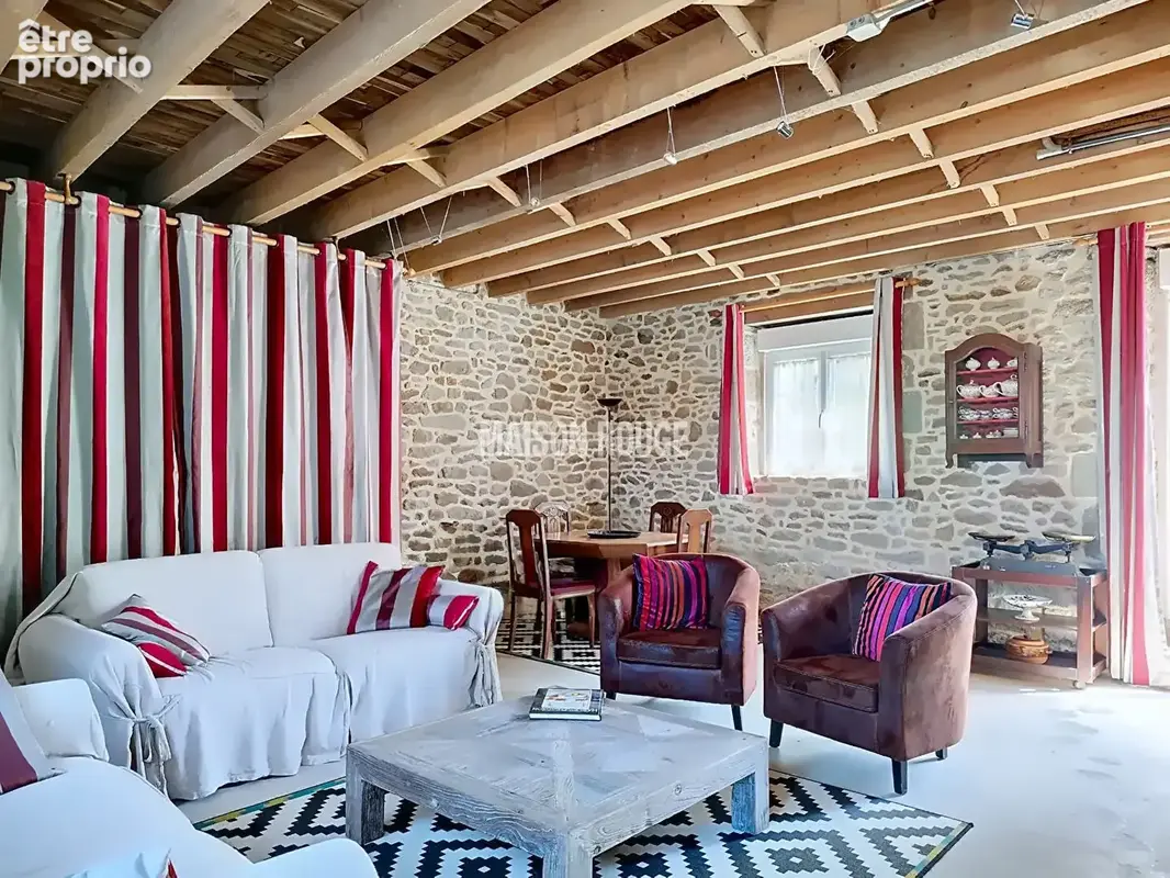 Belles possibilités pour cette  Maison  de pays au coeur du bourg - photo 7