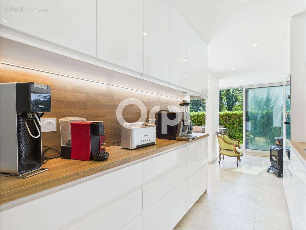 Appartement à MANDELIEU-LA-NAPOULE