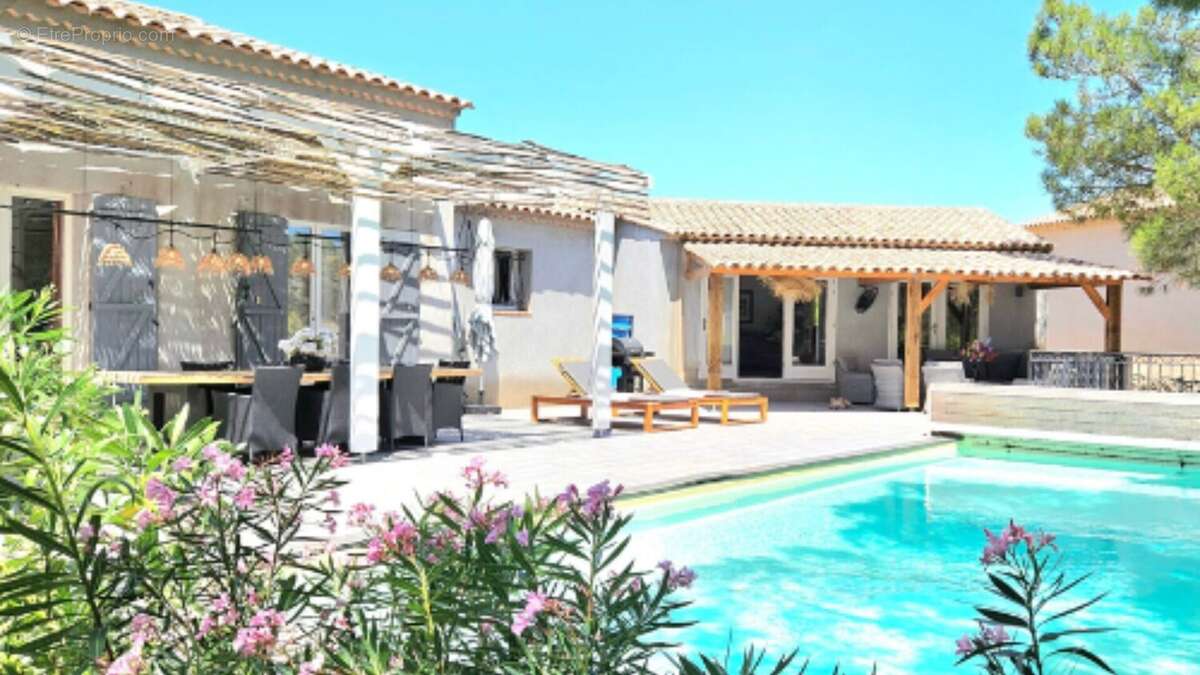 Maison 400 m² à Plan-De-La-Tour  - photo 4