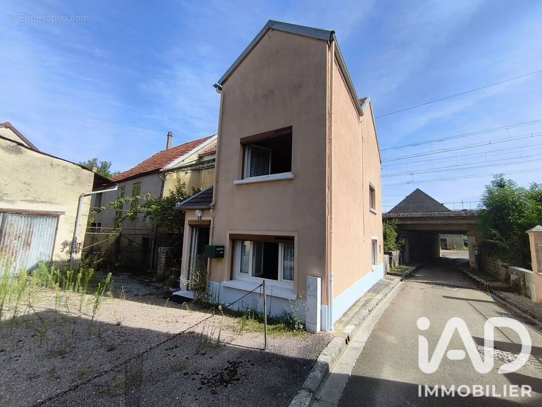 Photo 1 - Maison à AISY-SUR-ARMANCON