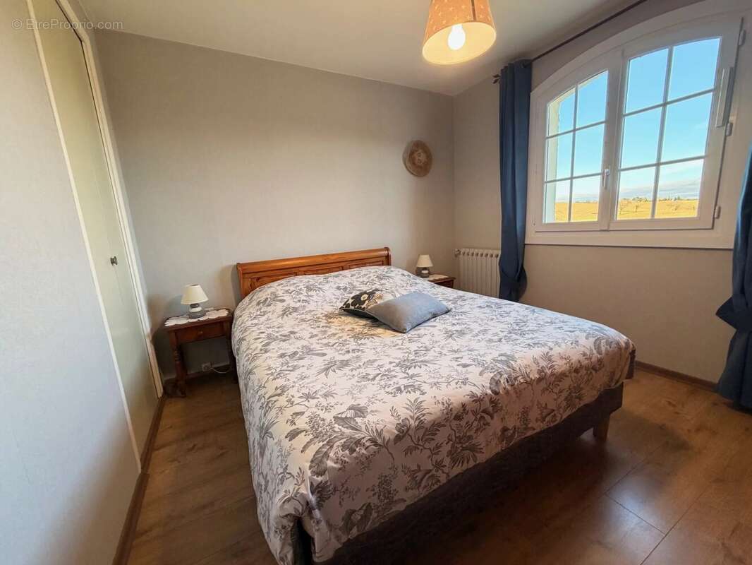 Traditonnelle de 130 m² sur 3136 m² de terrain avec vue - photo 12