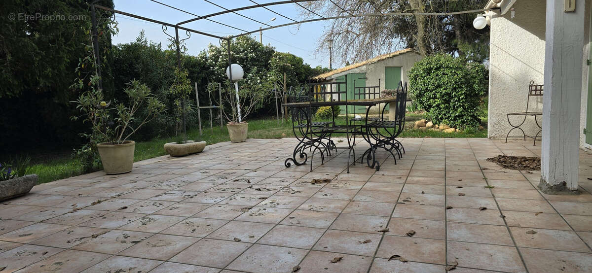 Maison à MORIERES-LES-AVIGNON