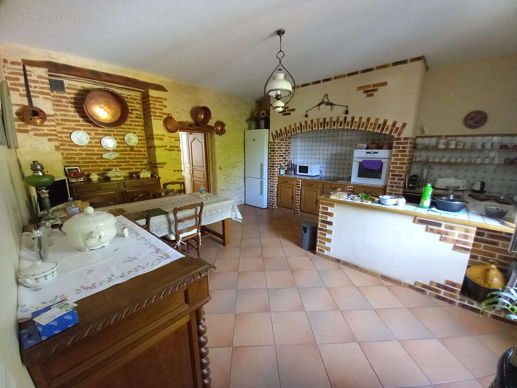 Maison à SAUVETERRE-LA-LEMANCE