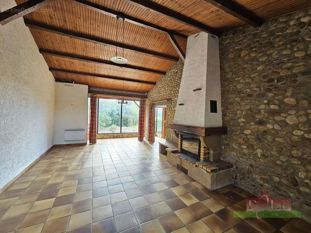 Maison à CHUZELLES