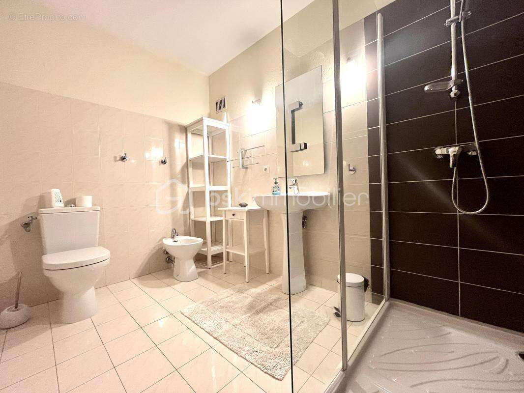 Maison à BAGNOLS-EN-FORET