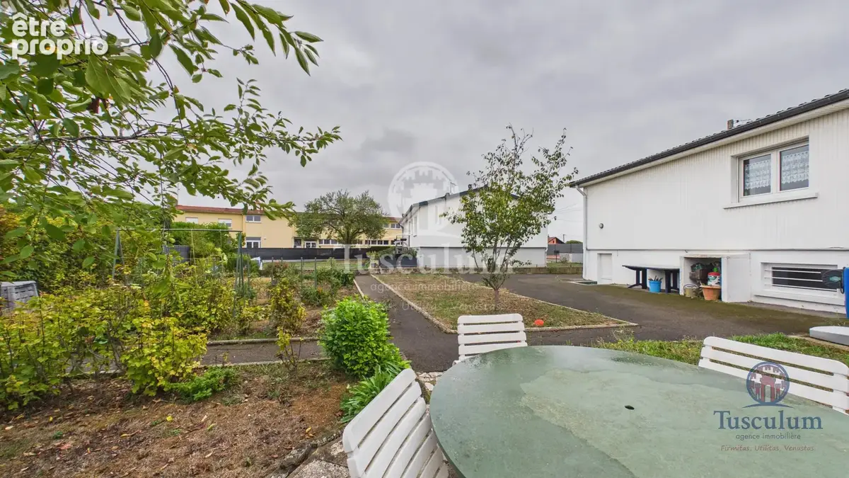 BERTRANGE – Maison familiale avec jardin, terrasses et garage - photo 3