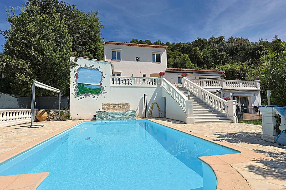 Maison à VALLAURIS