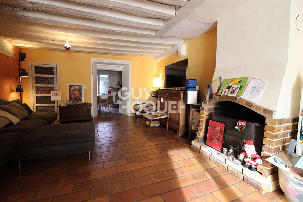 Maison à CHAUMES-EN-BRIE