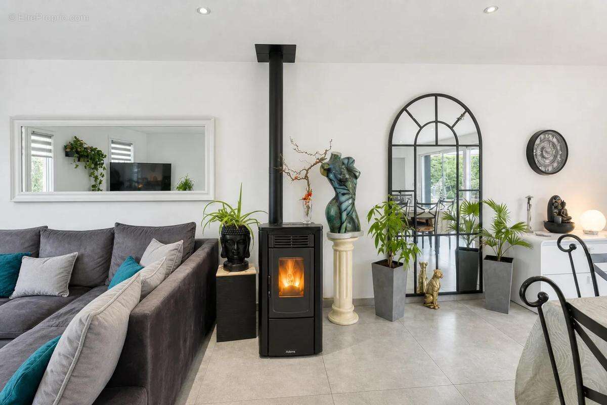 Maison plain-pied 6 pièces avec jardin et piscine - photo 3
