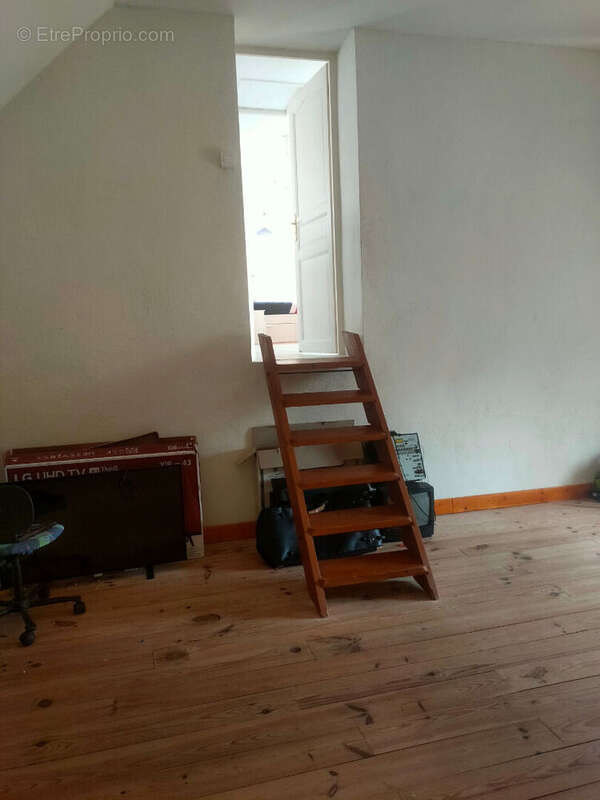 Maison familiale de 129,63 m² - La Ville-aux-Dames proche gare école commerces - photo 15