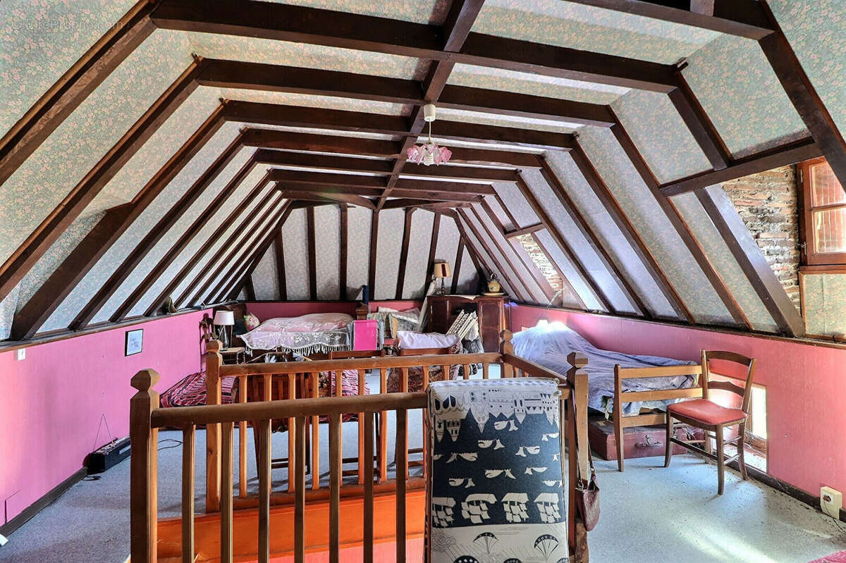 Jolie maison en pierre située au coeur d'un village - photo 6