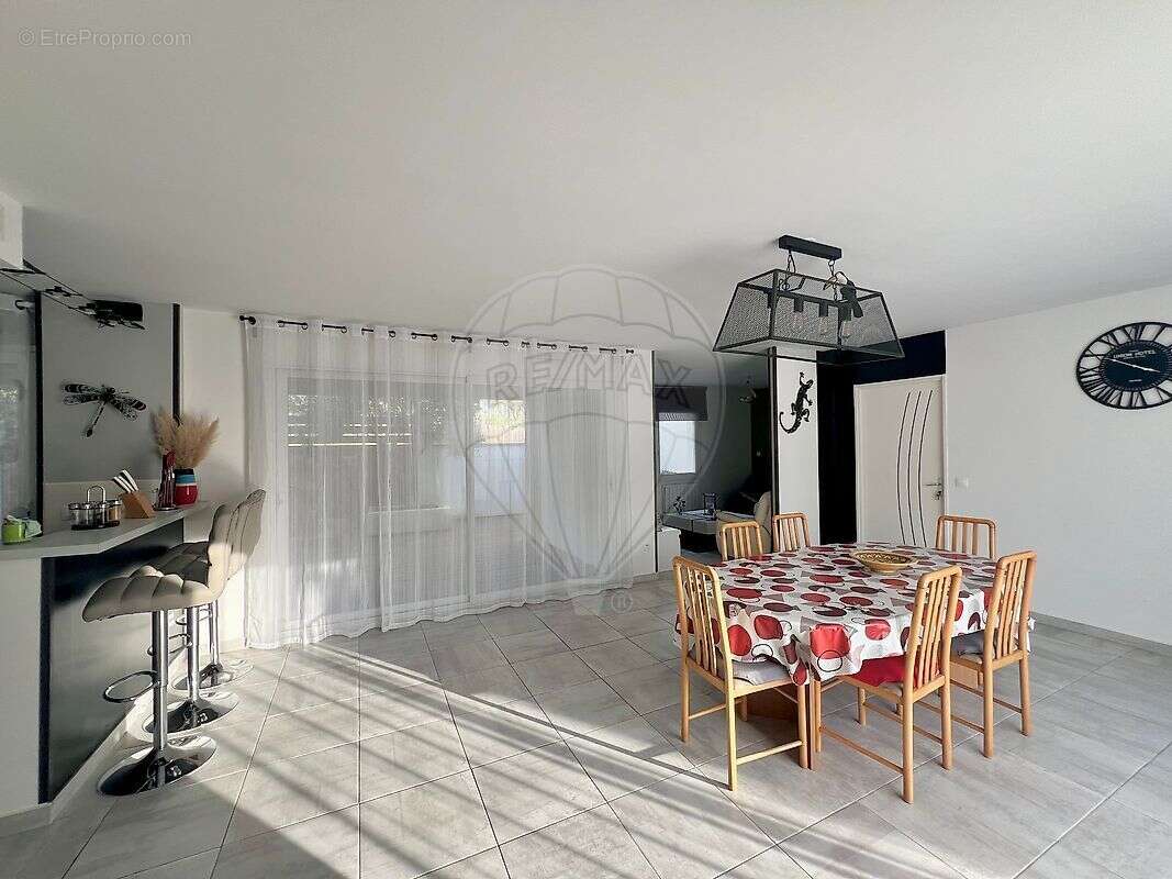 Maison à LES MATHES