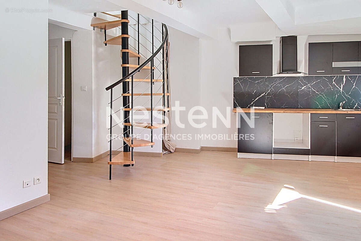 Appartement à SALERNES