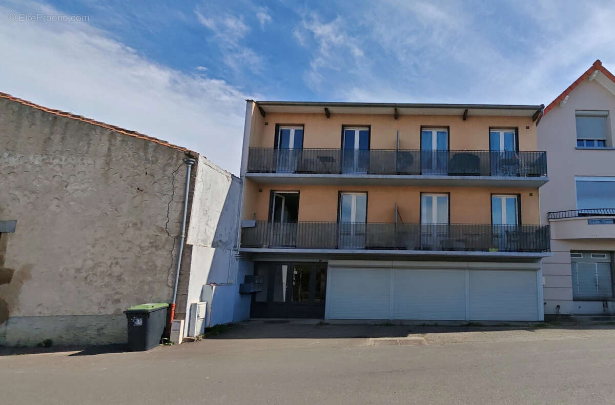 Appartement à LES MARTRES-DE-VEYRE